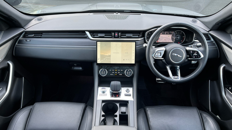 Jaguar F-Pace 2.0 D200 R-Dynamic Black 5dr Auto AWD Diesel Estate